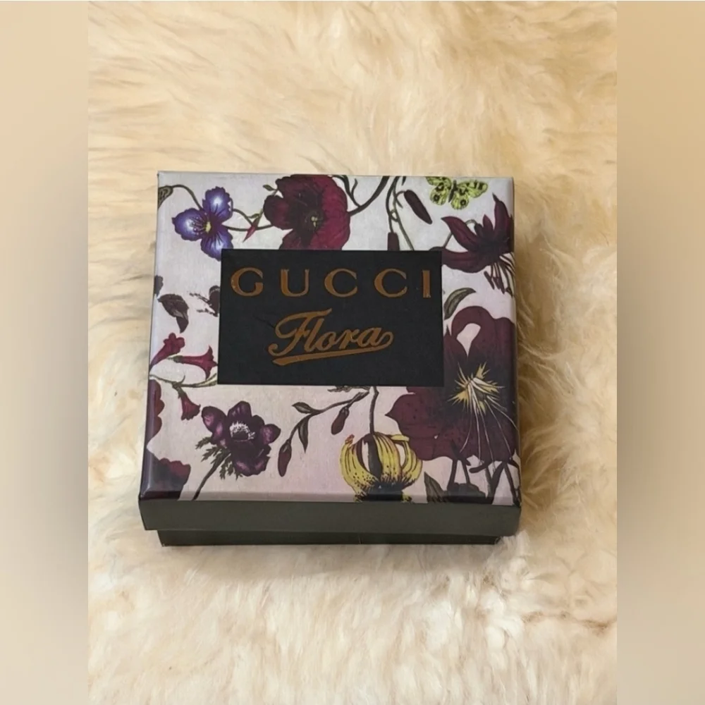 GUCCI NIB FLORAL COMPACT MIRROR GOLD TONE - Picture 3 of 5
